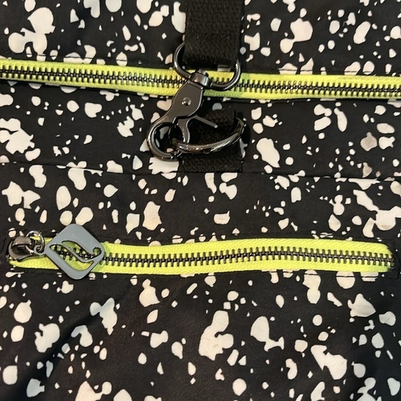 Fabletics The Riley Backpack - Picture 4 of 10
